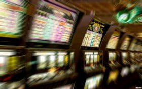 ATM198 kasino online tampilan lobby permainan baccarat live dealer Indonesia